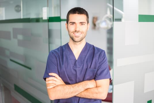 Hilario Pellicer - Cirugía Bucal. Implantología en Clínica Dental Colón Burjassot/Godella